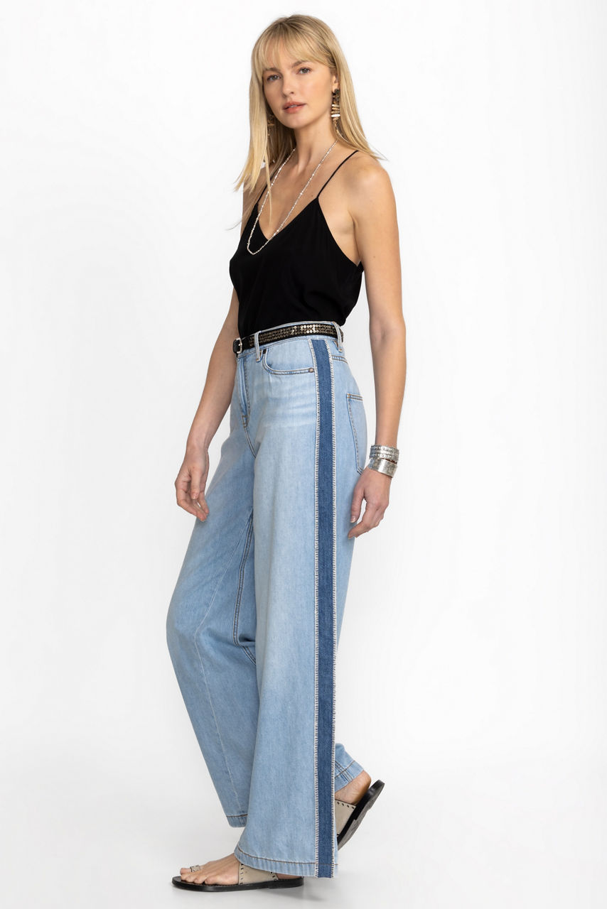 7 For All Mankind Women's Flare Wide Leg Jean, Lake Blue, 31 : :  Clothing, Shoes & Accessories